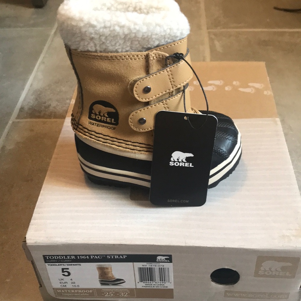 Brand new toddler 1964 PAC Strap boots